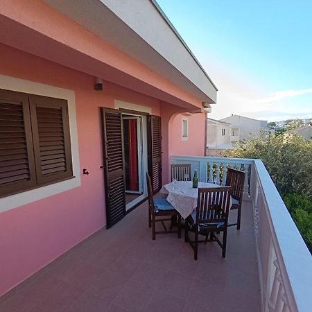 Apartmani Peko Pag Town Buitenkant foto