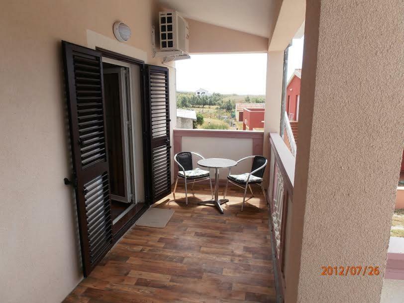 Apartmani Peko Pag Town Buitenkant foto